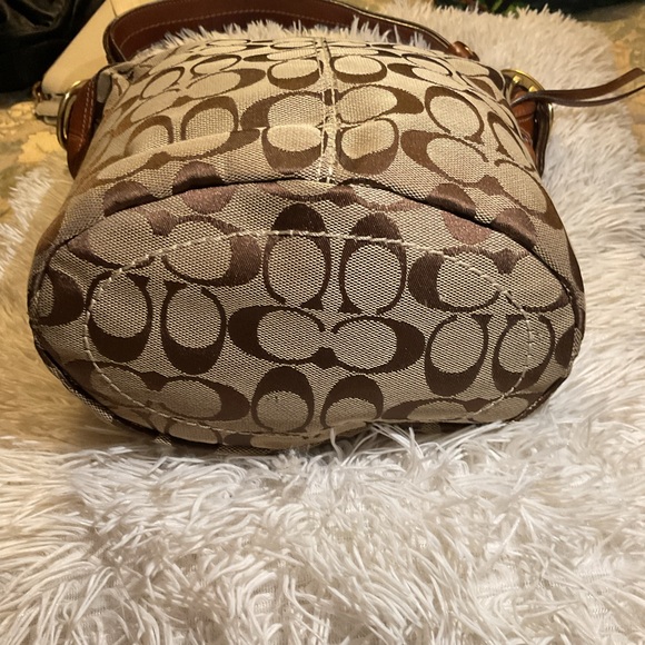 Coach Brown and Tan Signature Shoulder Bag - Picture 6 of 11